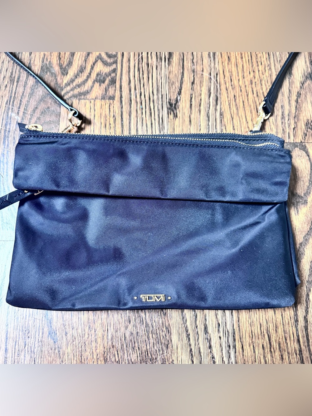 Tumi black Tristen voyager travel pouch crossbody adjustable gold zip purse bag - Picture 5 of 9